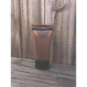 St Tropez Face Gradual Tan - Moisturizer & Primer